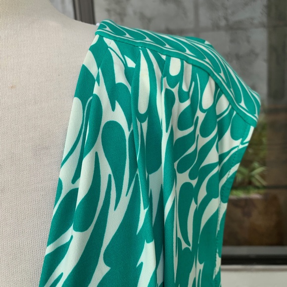 BCBG MAXAZRIA Women's Top Size Small - Picture 3 of 6